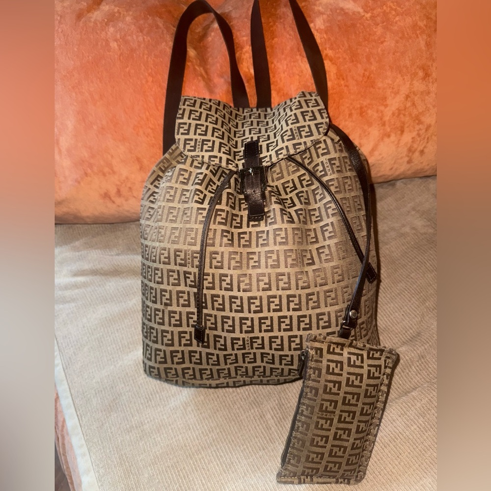 /traded/🔥 💯 FENDI Zucchino Flap Backpack - Picture 4 of 14